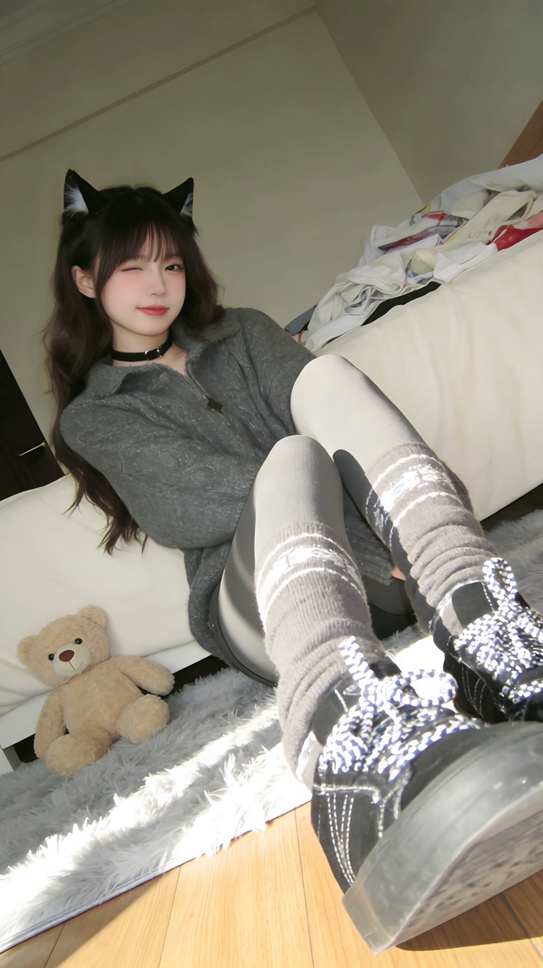 新发型当然要配新鞋子啰_喵喵好像睡着了 -网络美女-第2张