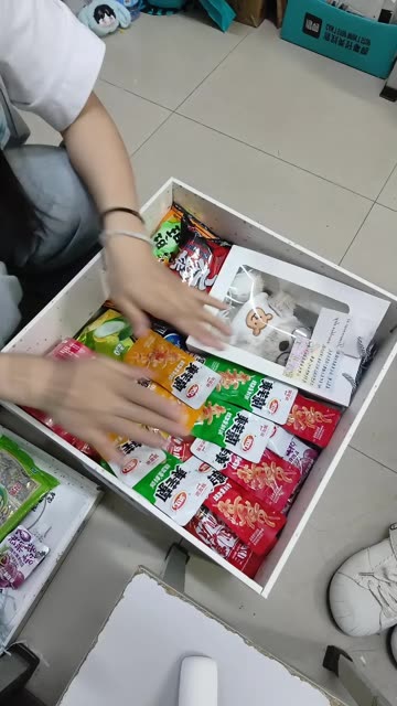 这不需要很多钱，但需要很多爱，今天你做最幸福的小孩@夢裡見 #生日礼物装箱