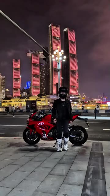 重庆落地签 我的狂蟒不能低人一等 #薰风狂蟒 #小叶老师羽毛球 